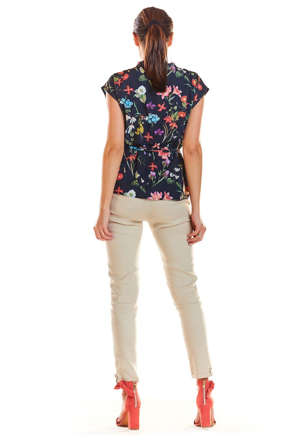 Blouse model 129236