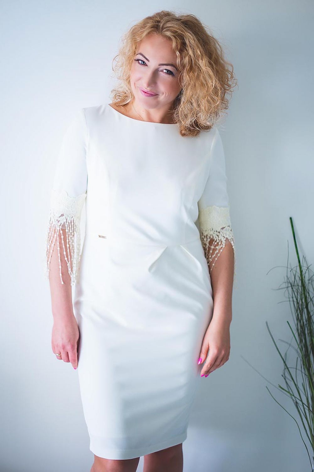 Plus size dress model 132938