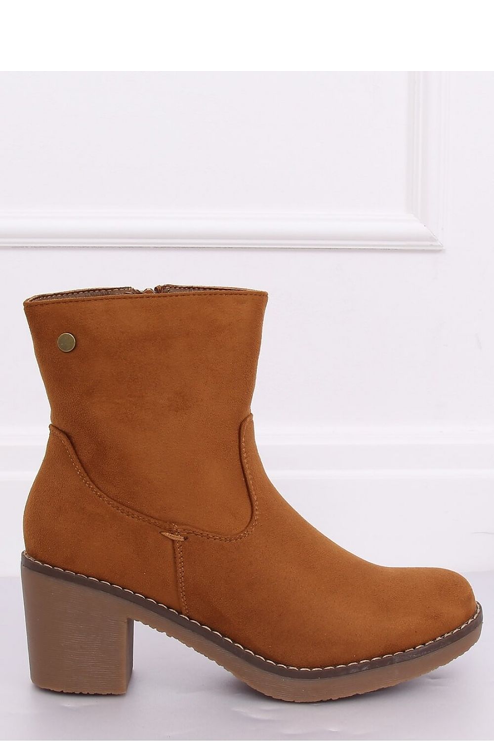 Heel boots model 135427