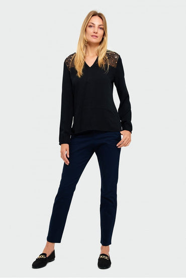 Blouse model 147034