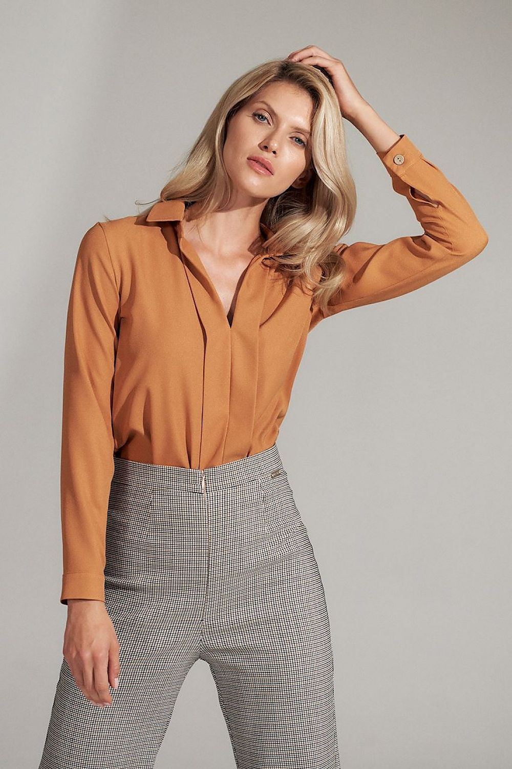 Blouse model 150431