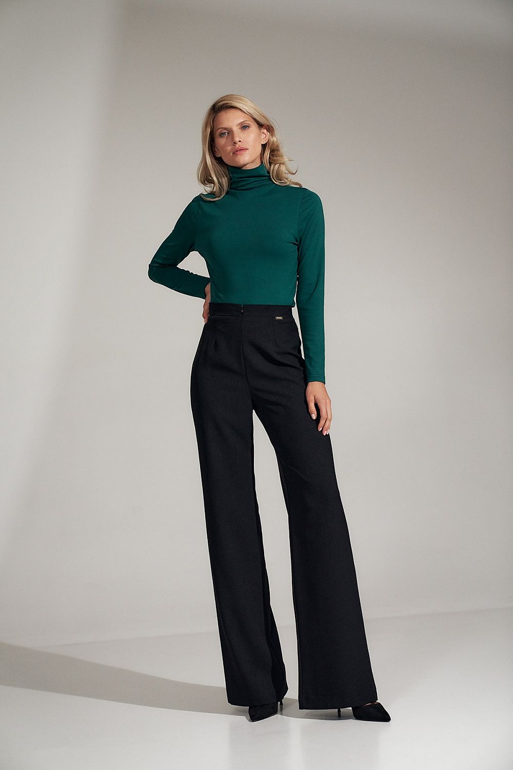 Women trousers model 150789 - Lojahub