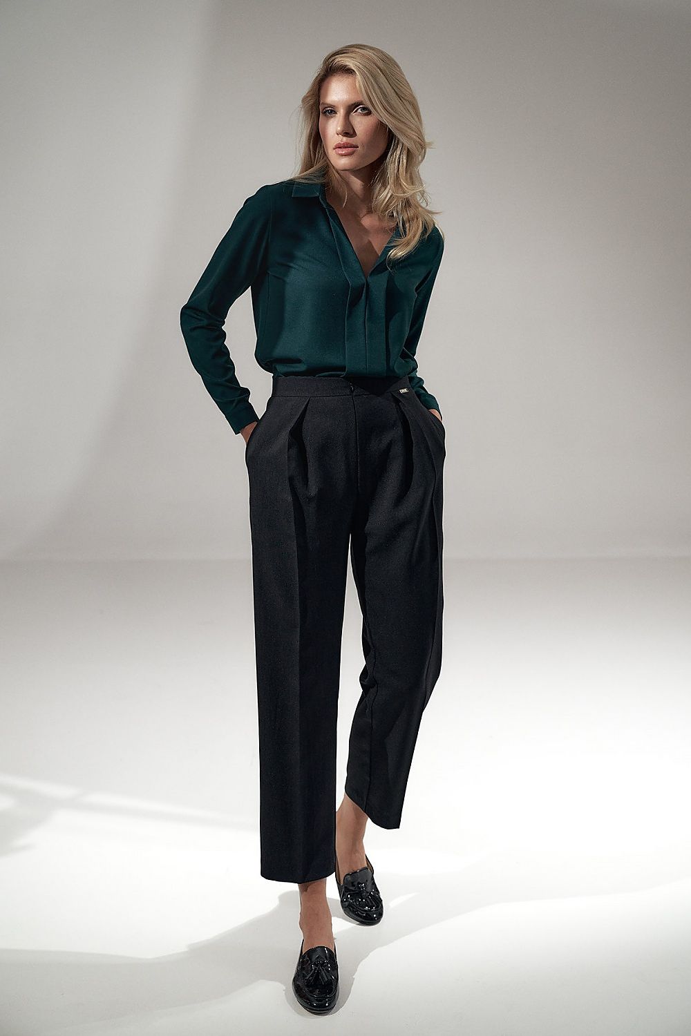 Women trousers model 150792 - Lojahub