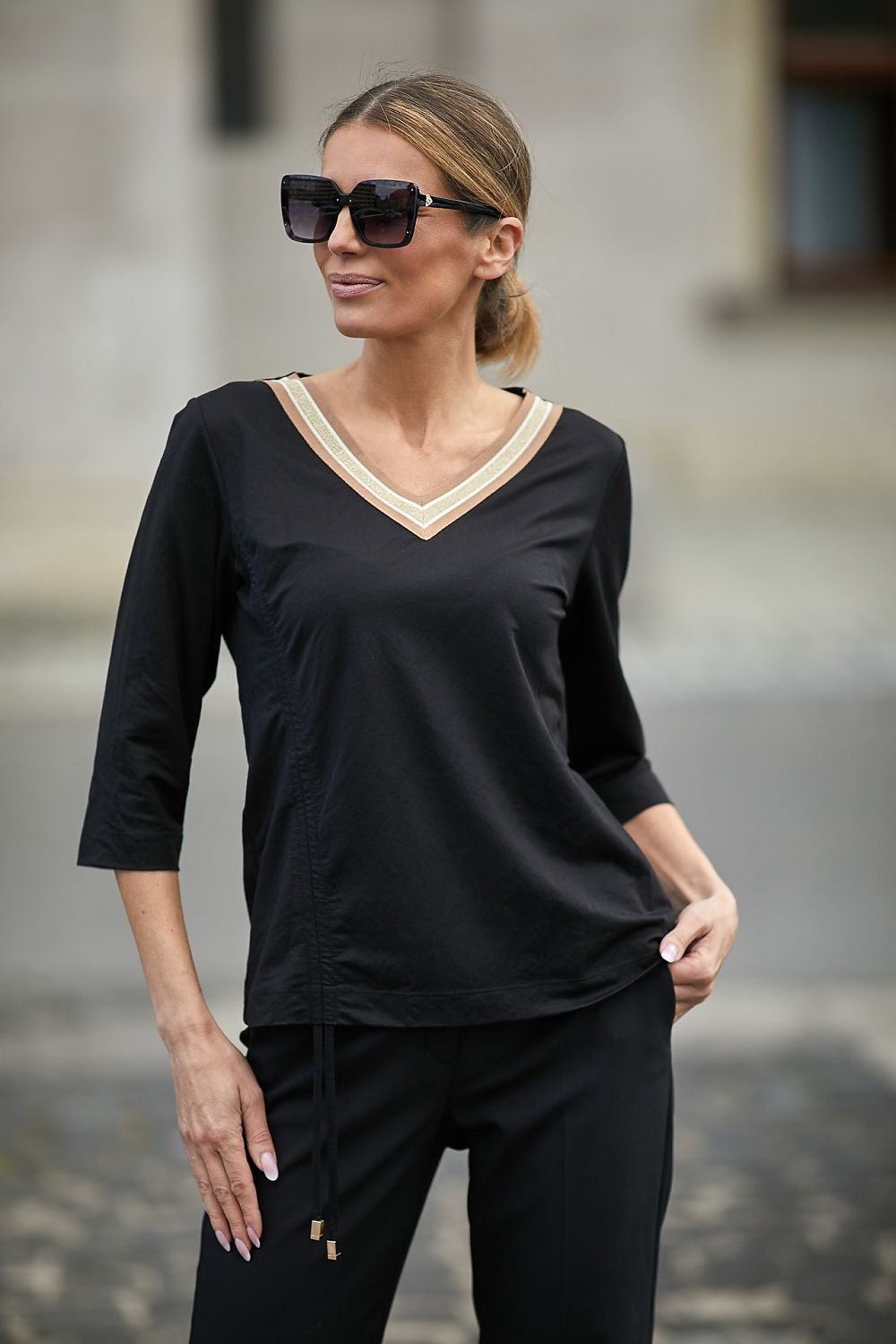 Blouse model 159544