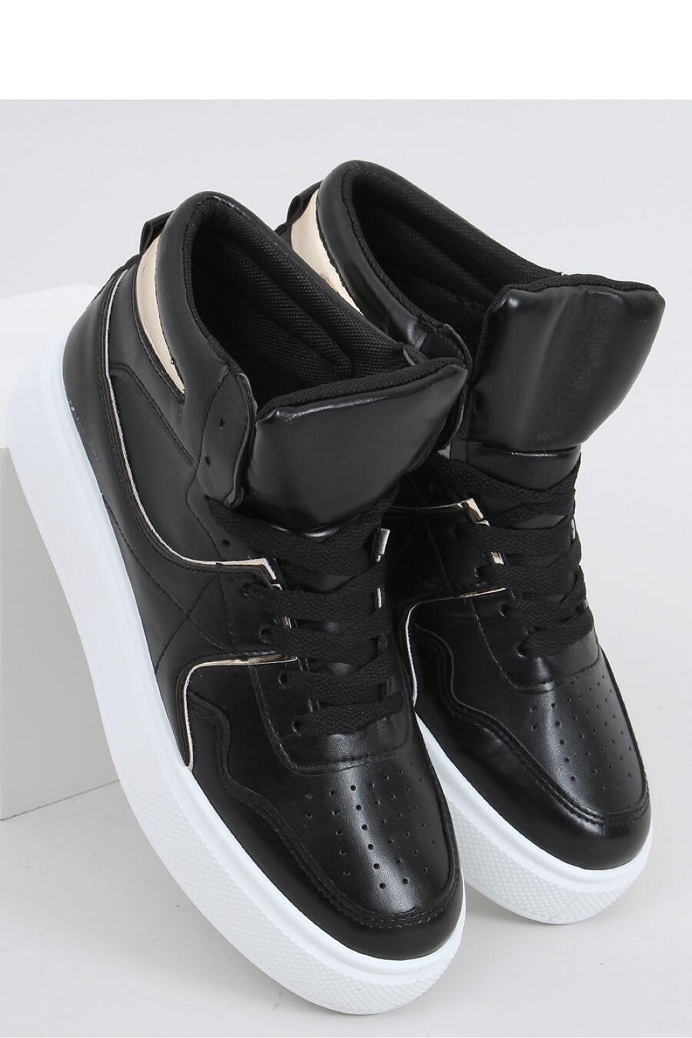Sport Shoes Inello