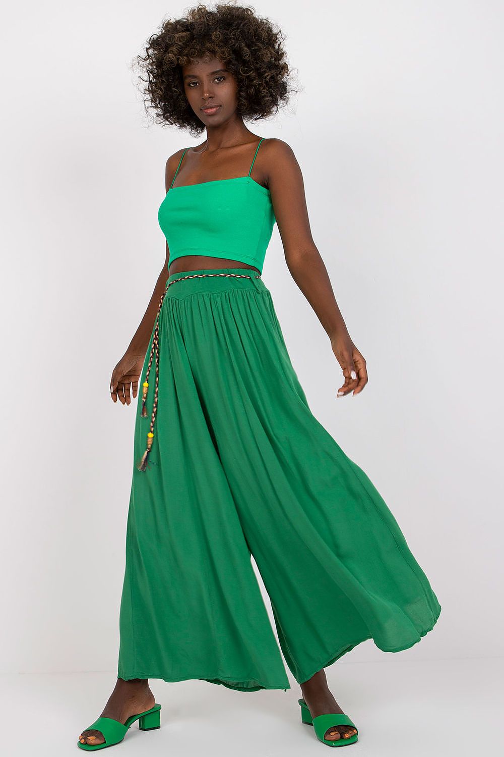 Women trousers model 166060