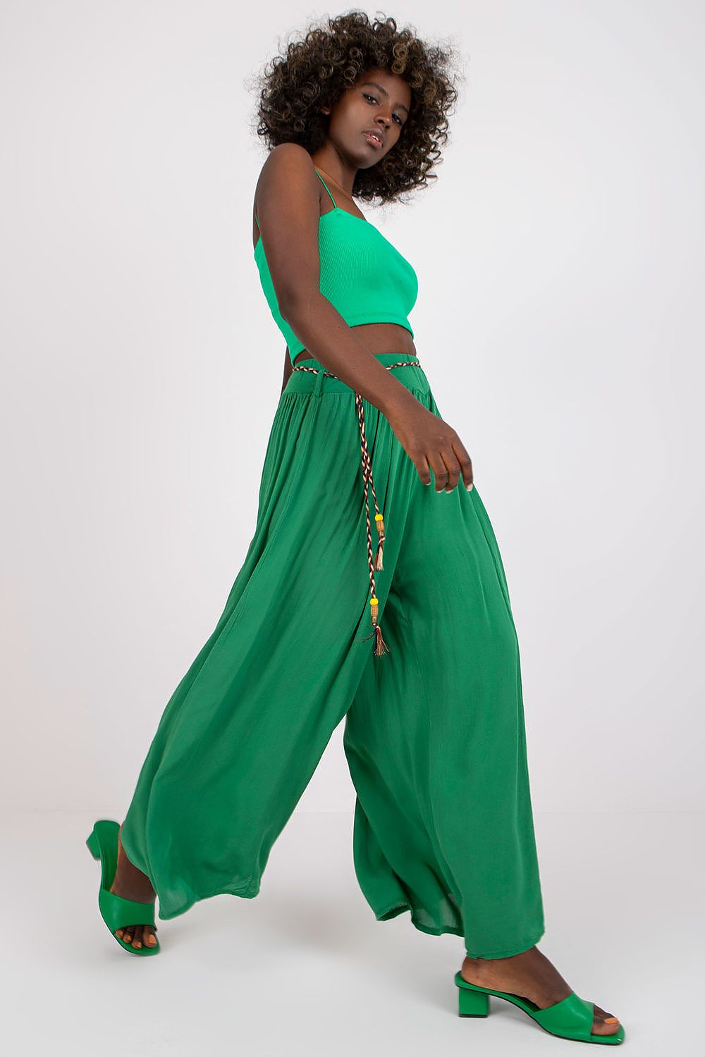 Women trousers model 166060