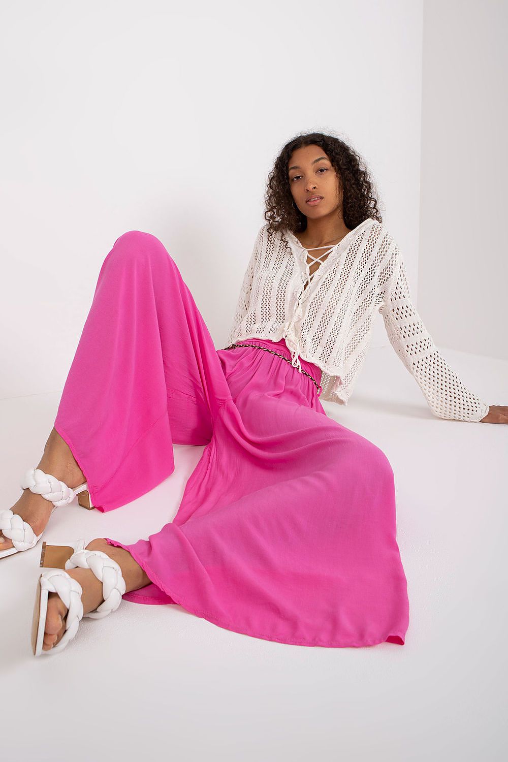 Women trousers model 166879