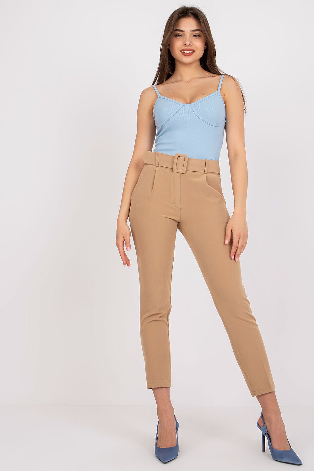 Women trousers model 166885