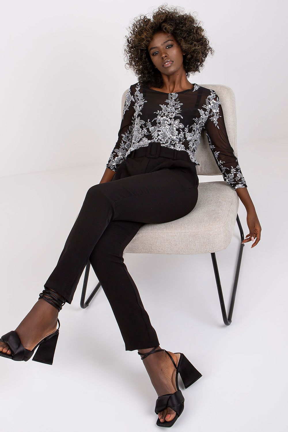 Women trousers model 166889