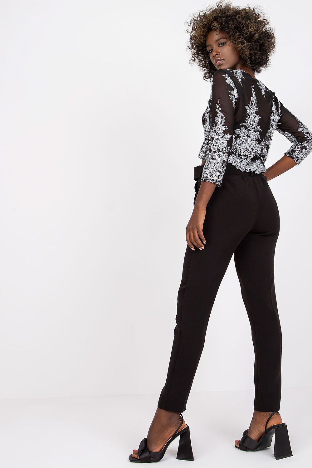 Women trousers model 166889