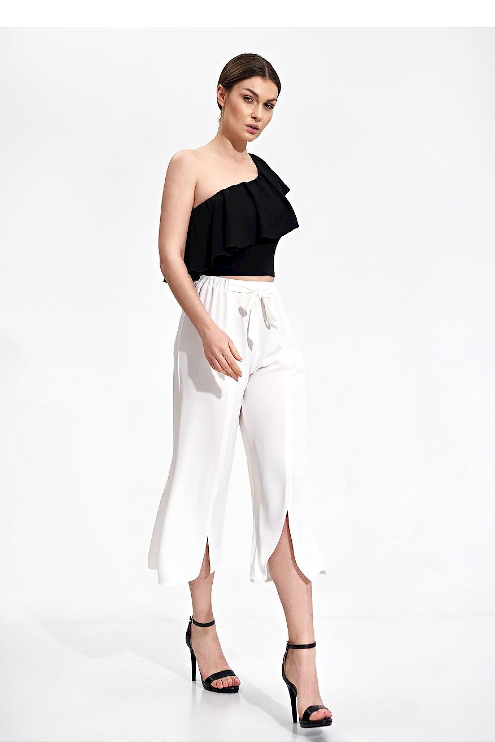 Women trousers model 167231