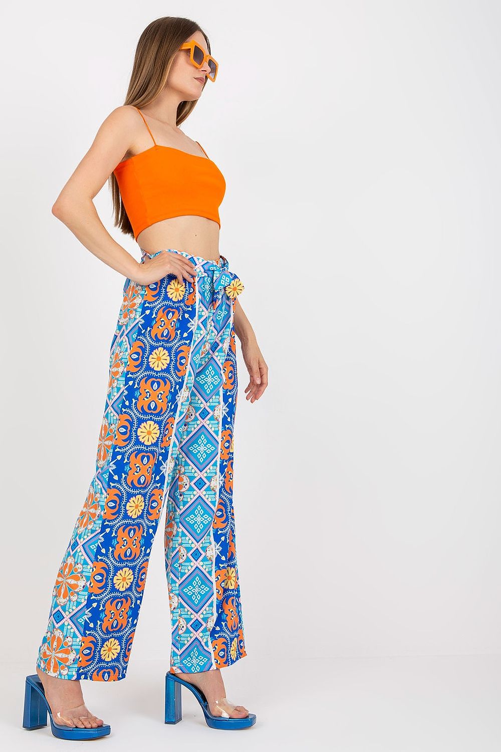 Women trousers model 167740