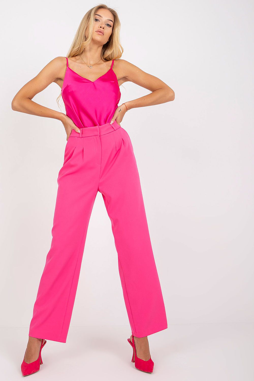 Women trousers model 168193