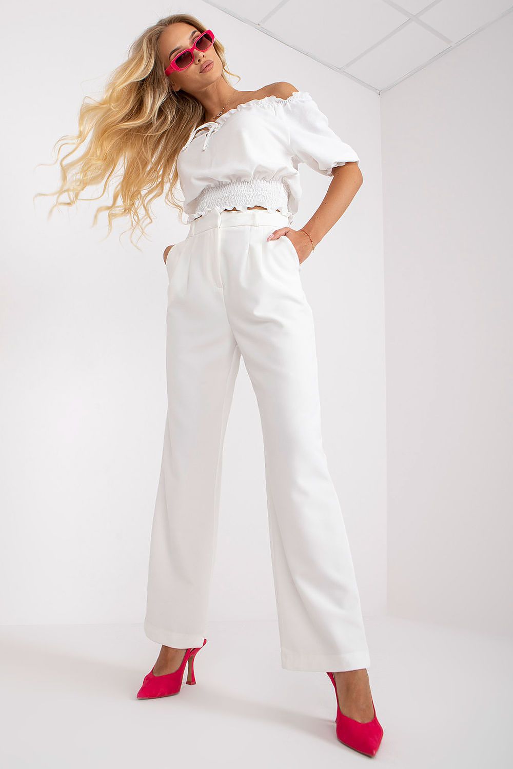 Women trousers model 168194