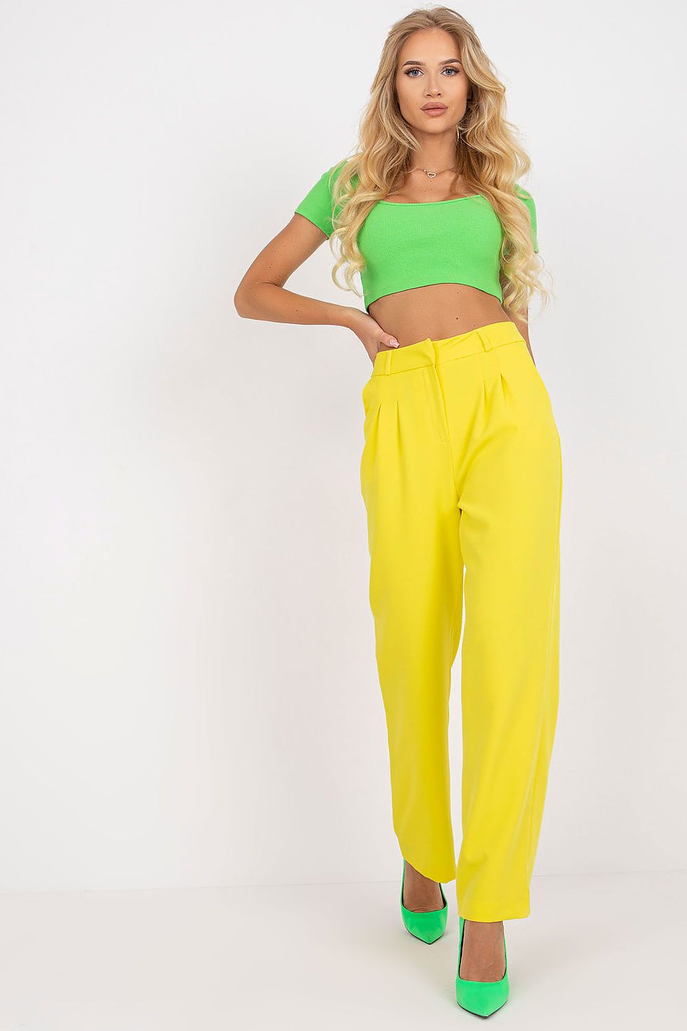 Women trousers model 168195