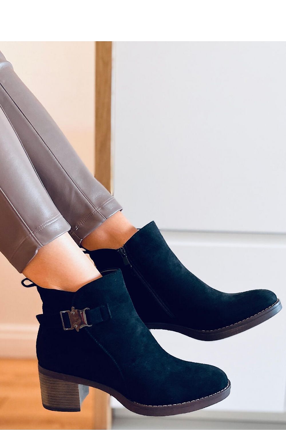 Heel boots model 170306