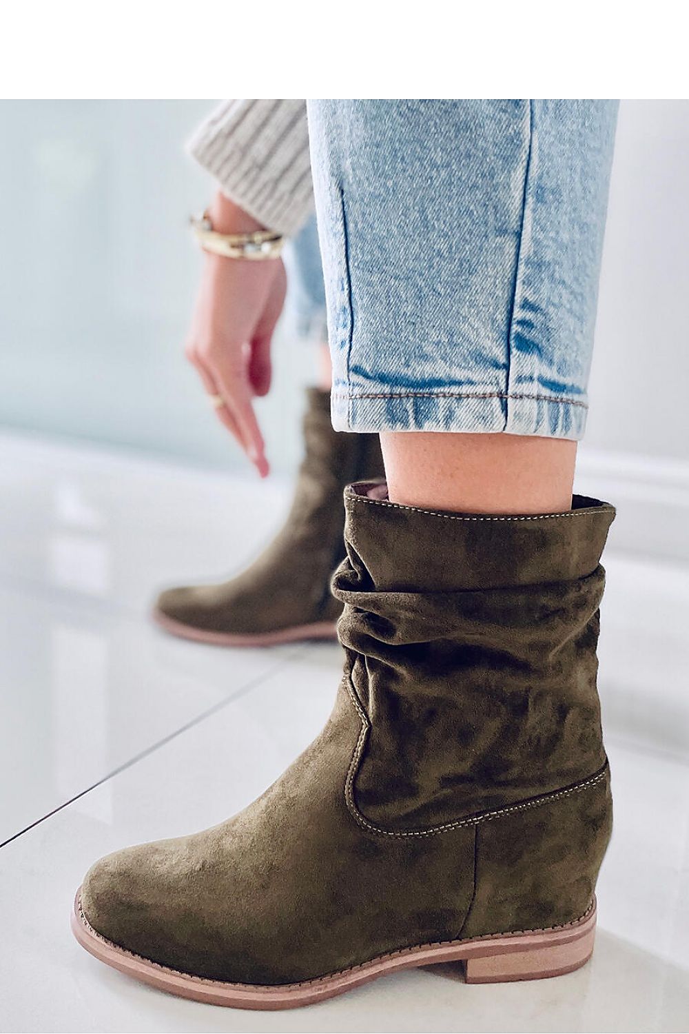 Buskin boots model 174064