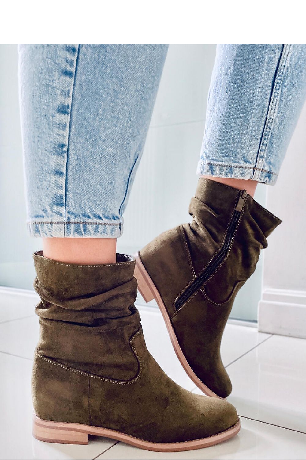 Buskin boots model 174064