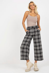 Women trousers model 174997