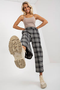 Women trousers model 174997