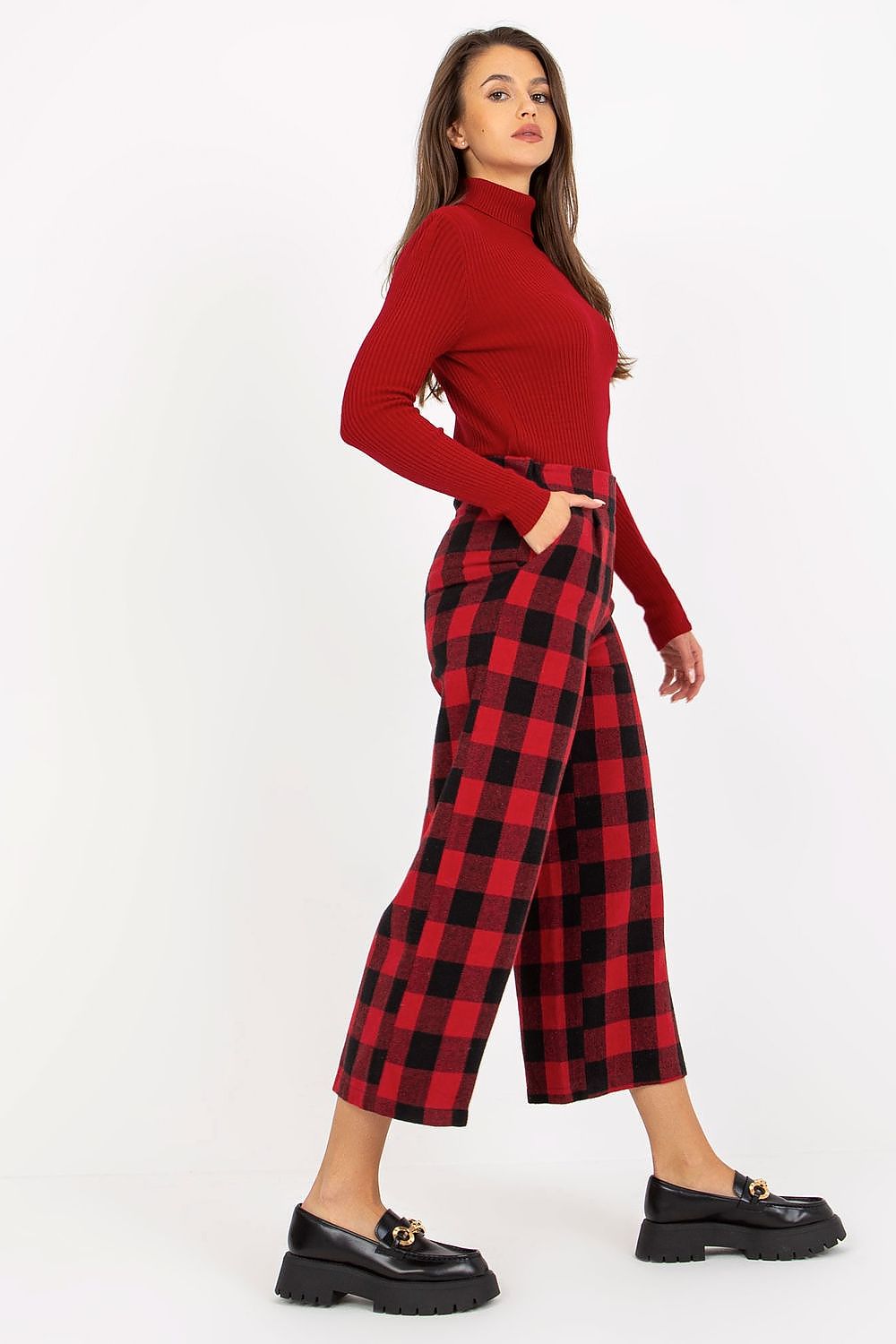 Women trousers model 174998