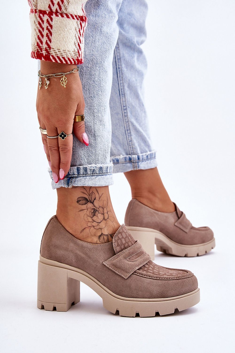 Heeled low shoes model 175919