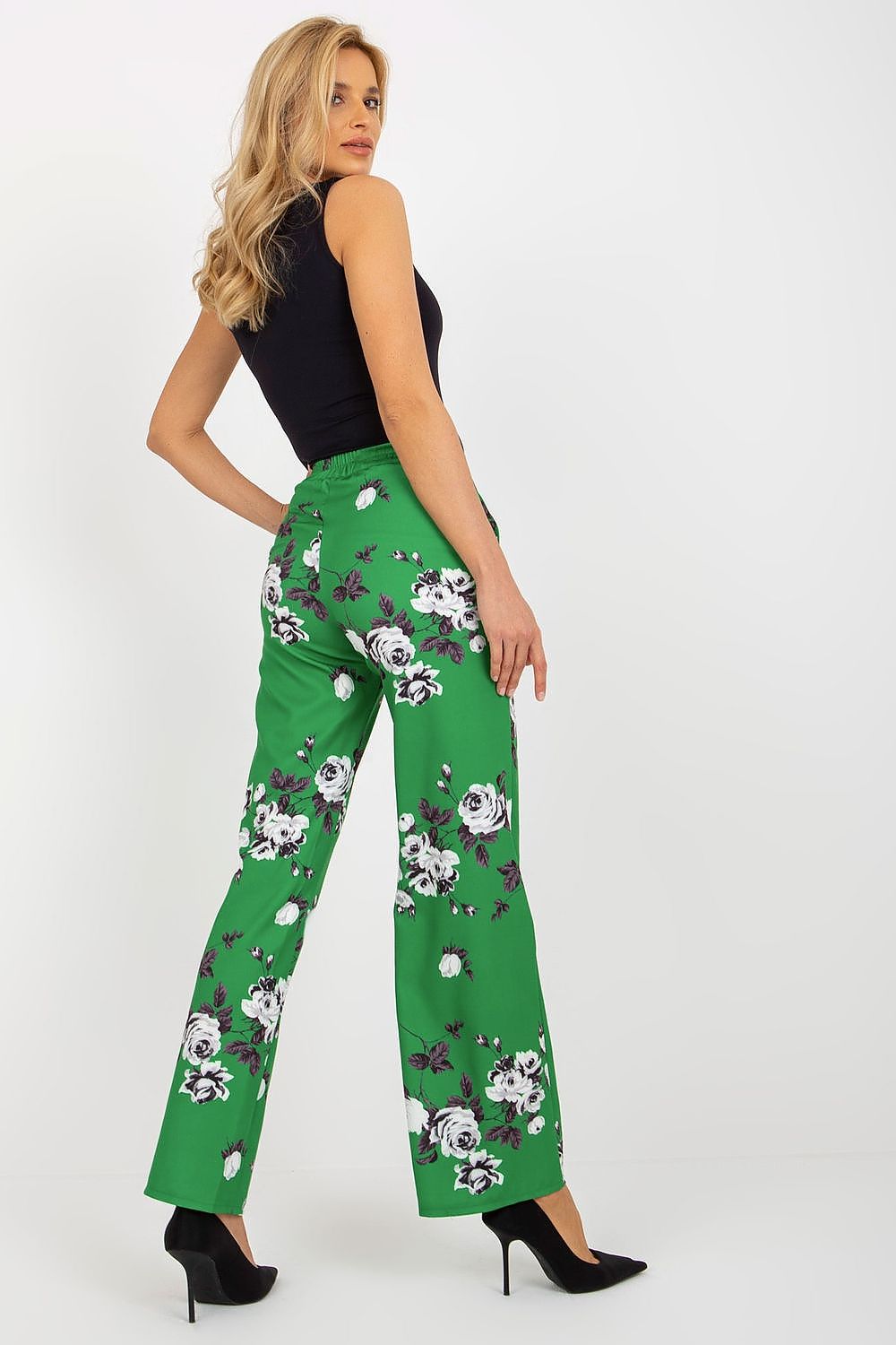 Women trousers model 175966