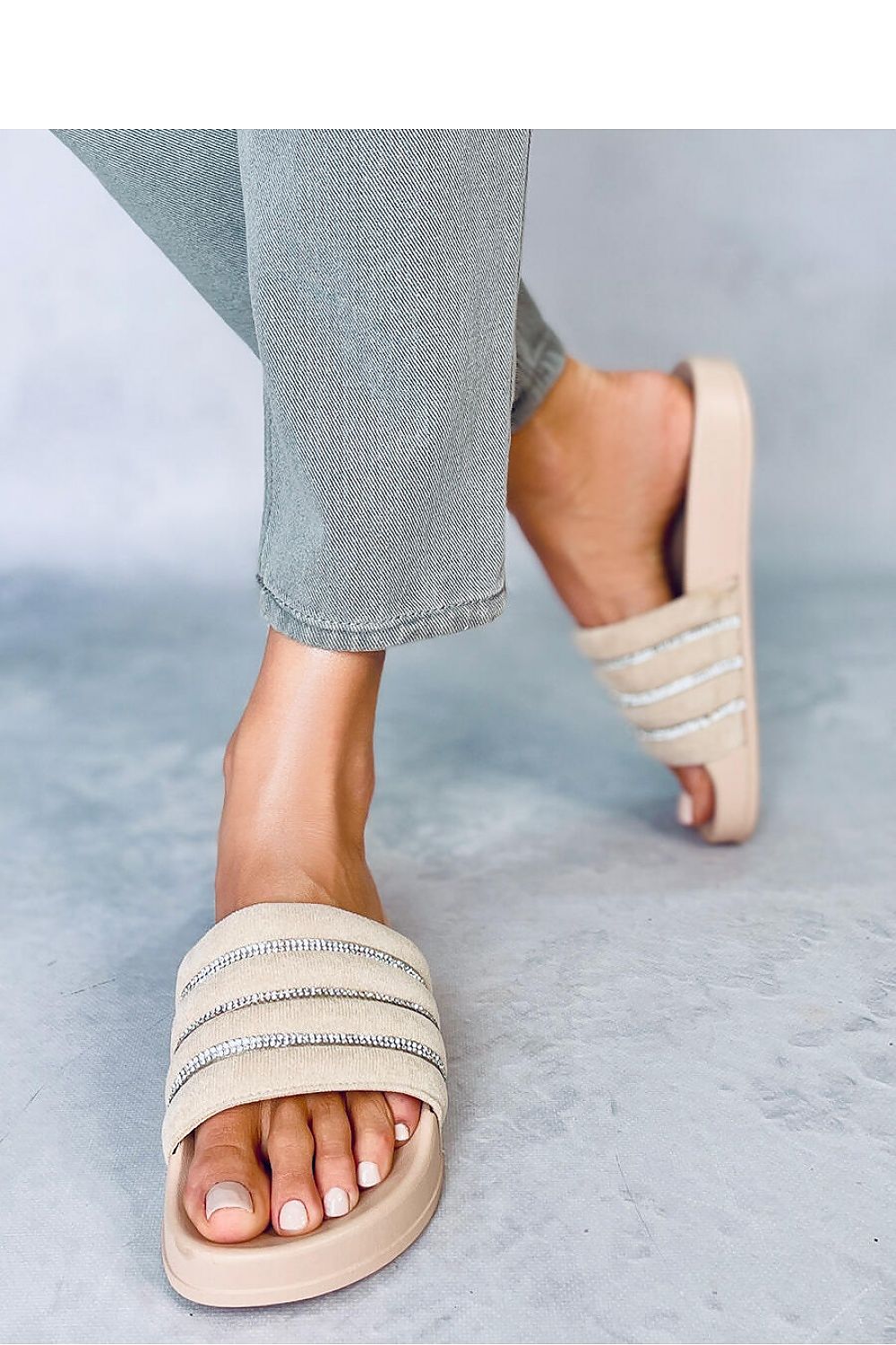 Flip-flops model 177636