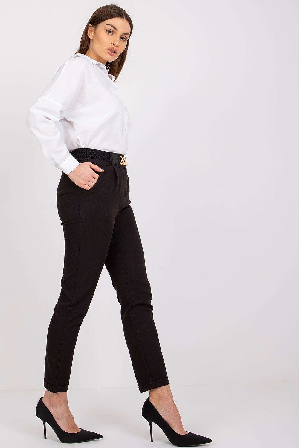 Women trousers model 179697