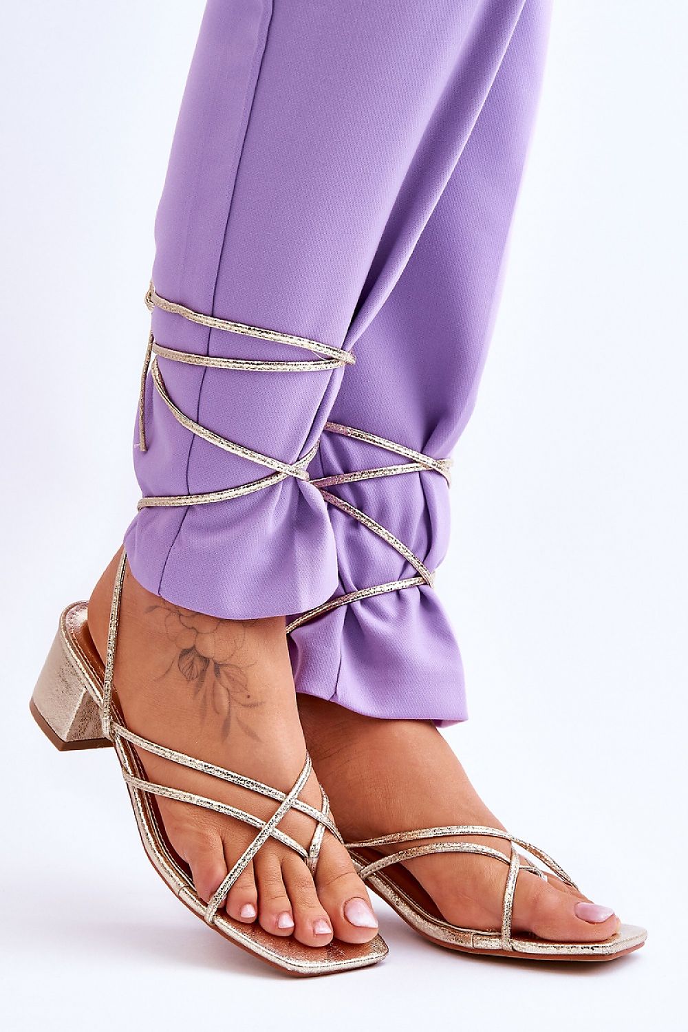 Strappy sandals model 180121