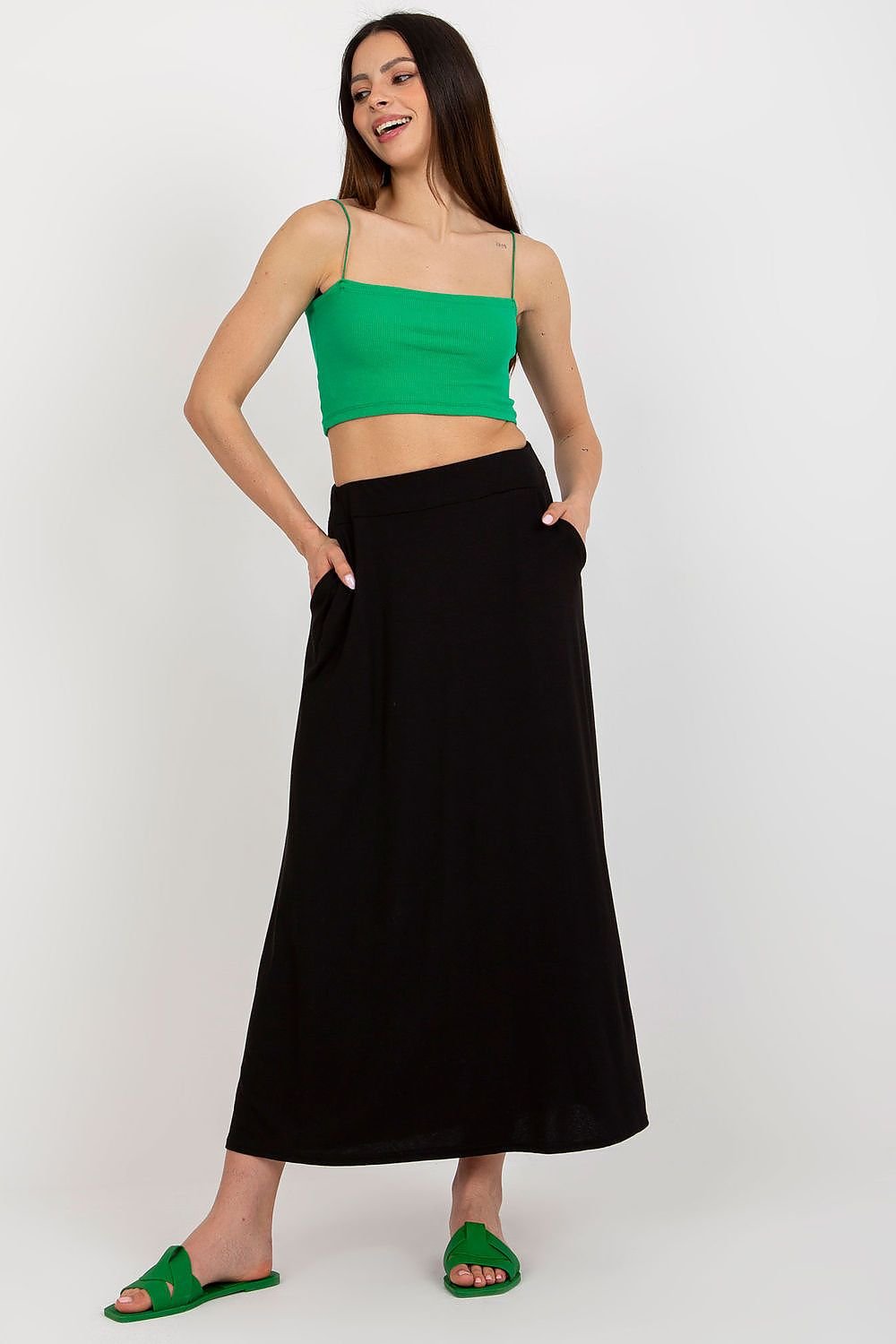 Long skirt model 180212