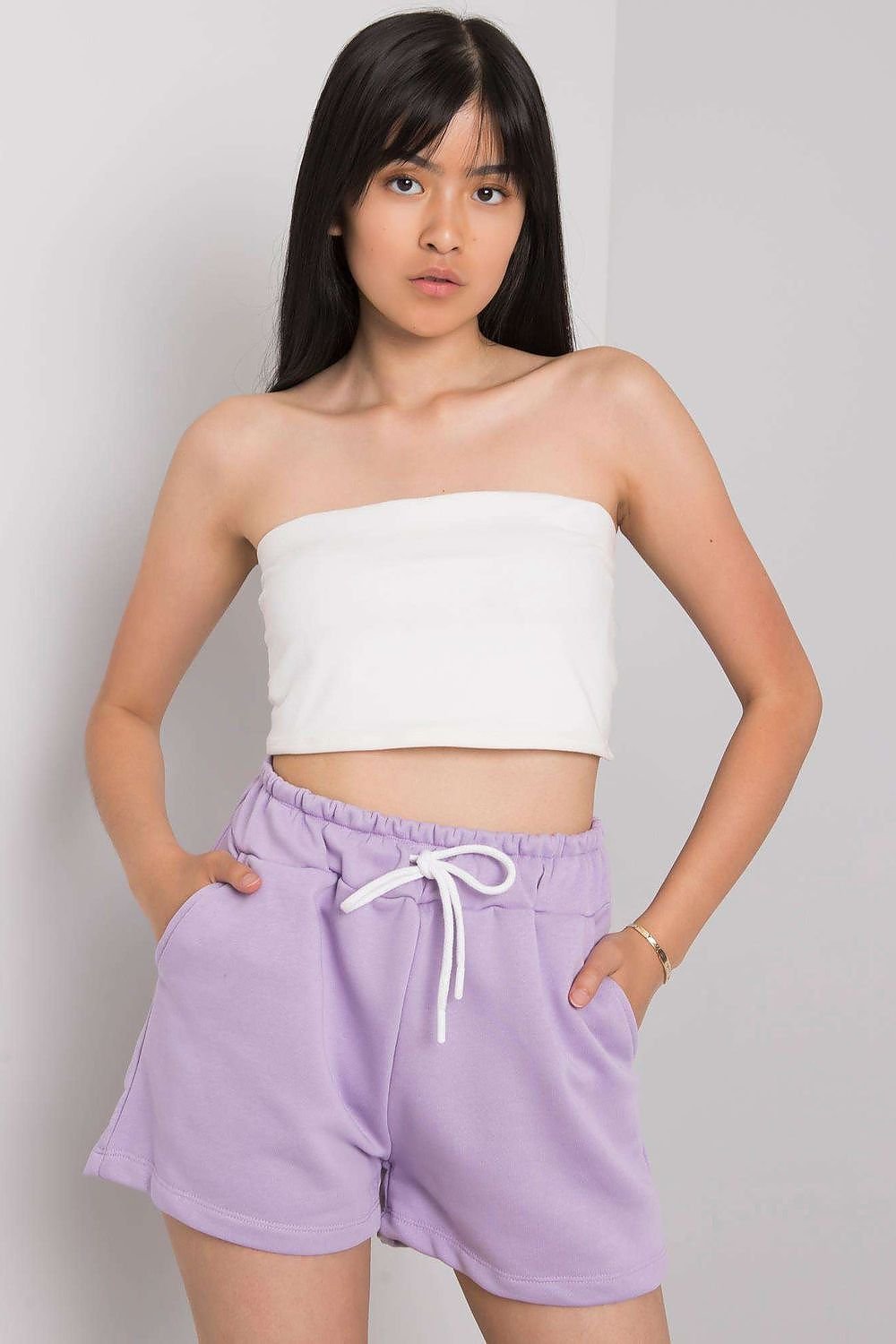 Shorts model 180906