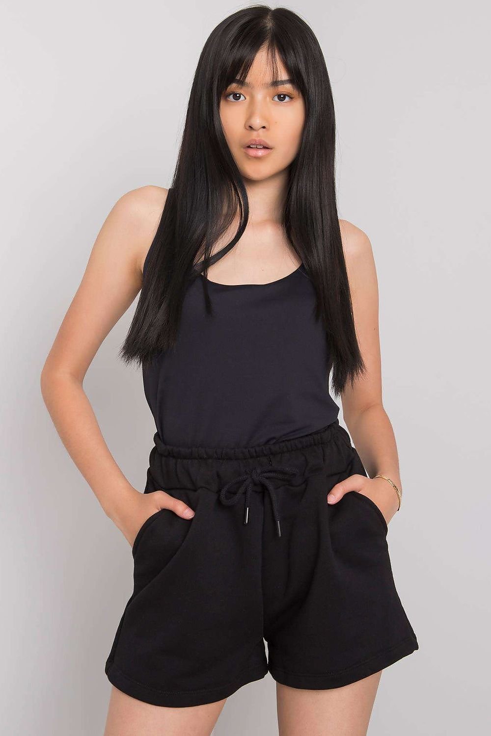 Shorts model 180907