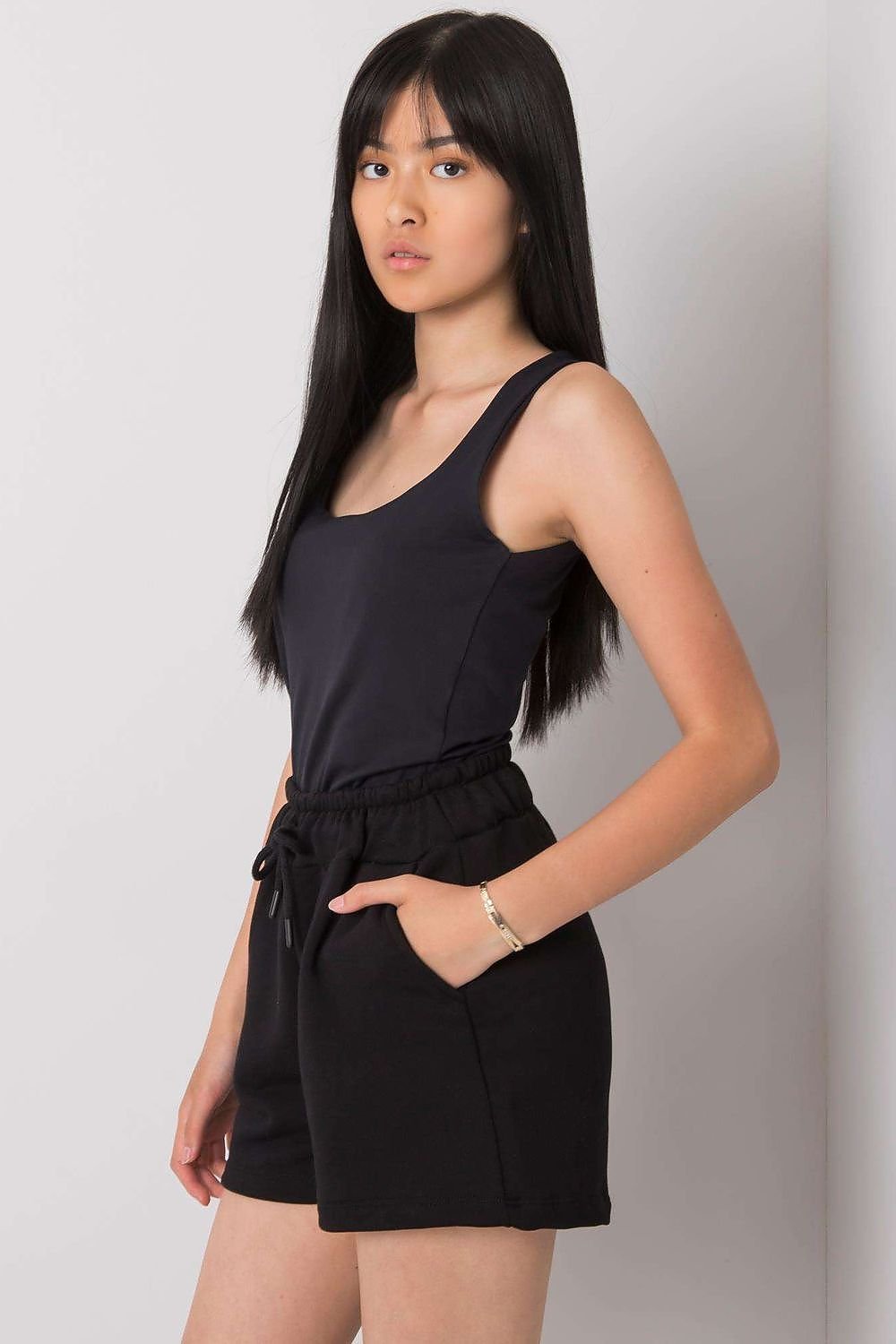 Shorts model 180907