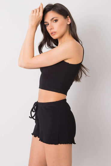 Shorts model 180910