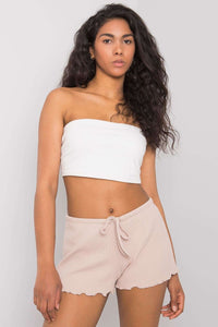 Shorts model 180913