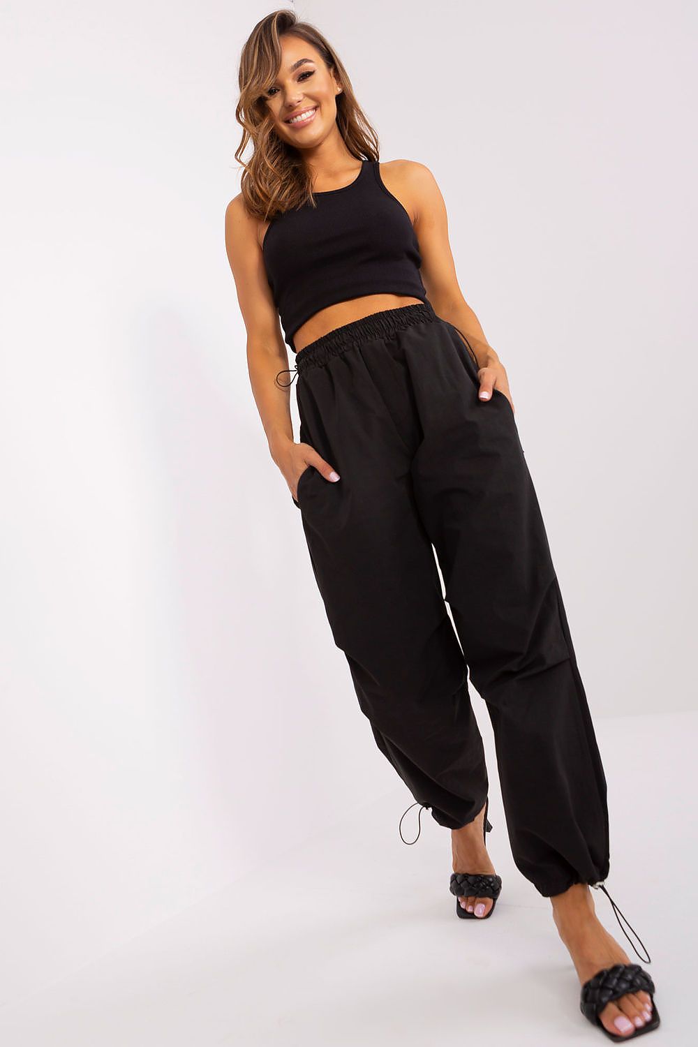 Women trousers model 182540