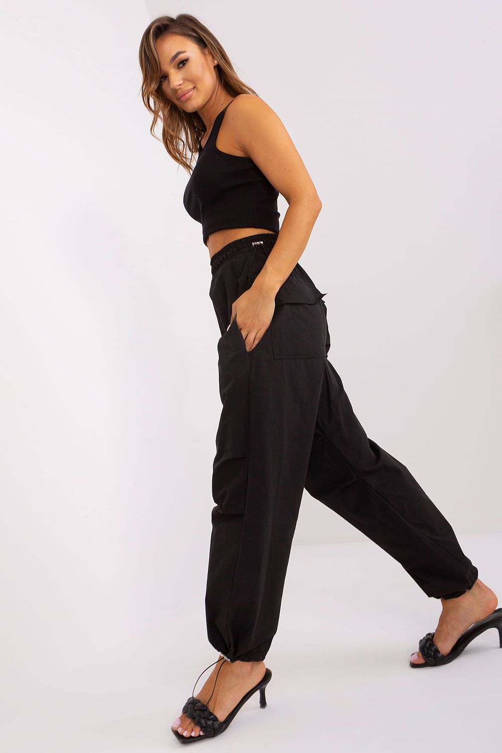 Women trousers model 182540