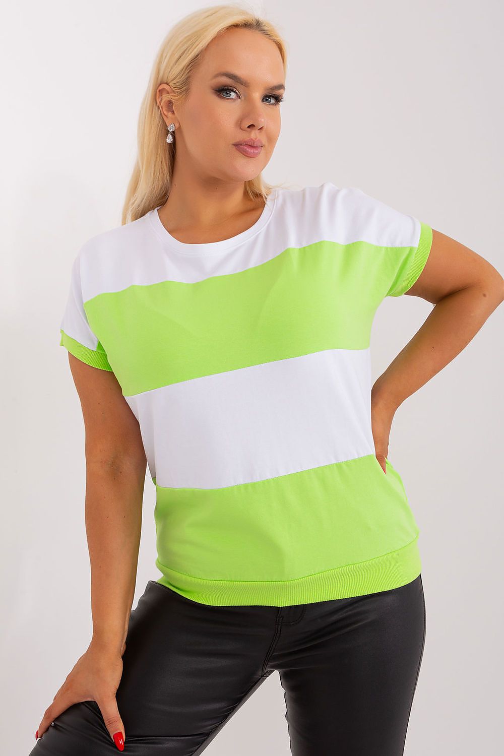 Plus size blouse model 182746