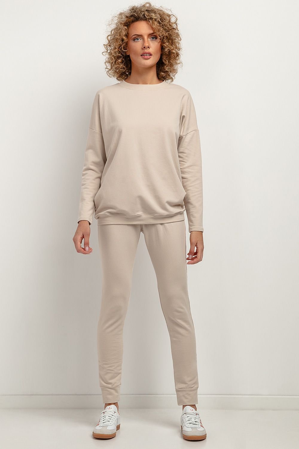 Sweatshirt model 183220