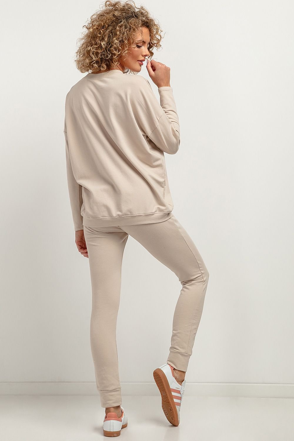 Sweatshirt model 183220