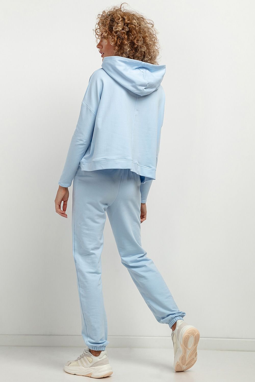 Sweatshirt model 183236