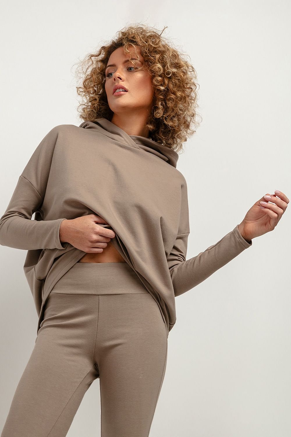 Sweatshirt model 183272