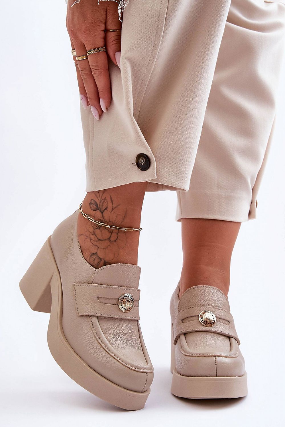 Heeled low shoes model 183949