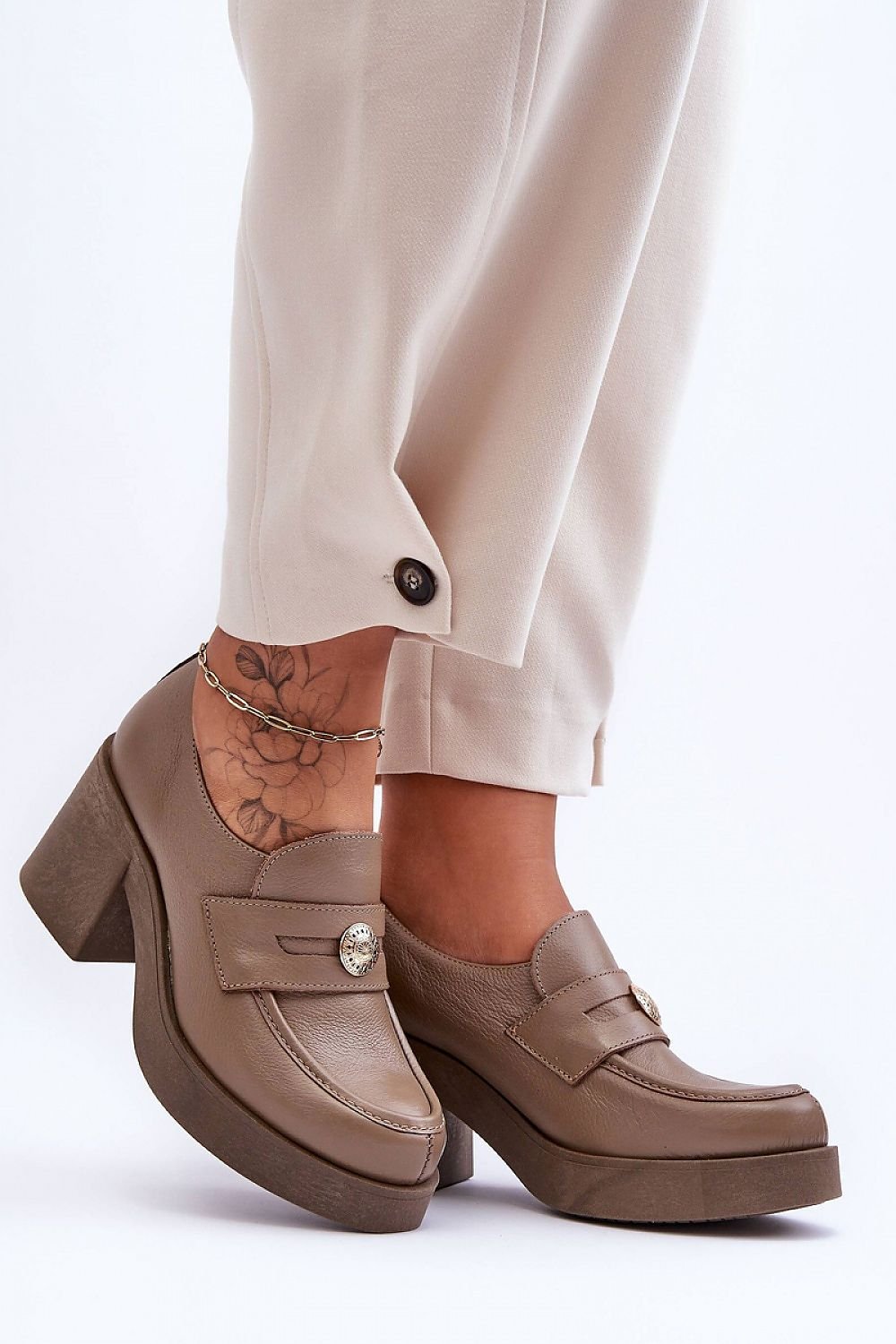 Heeled low shoes model 183950