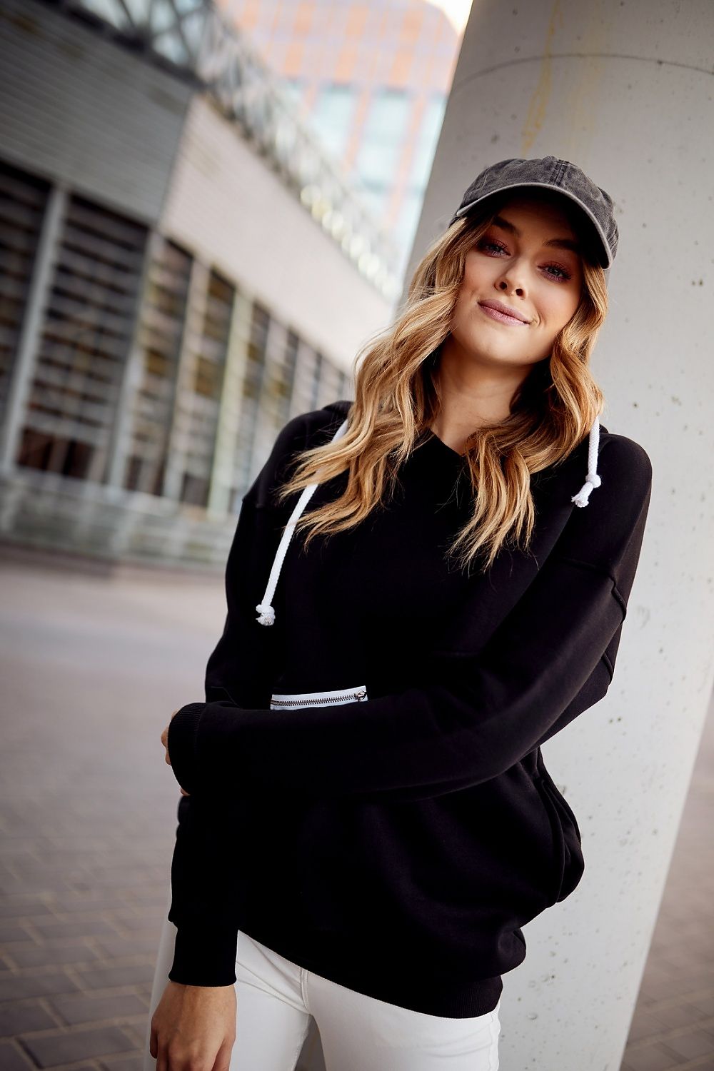 Sweatshirt model 184134