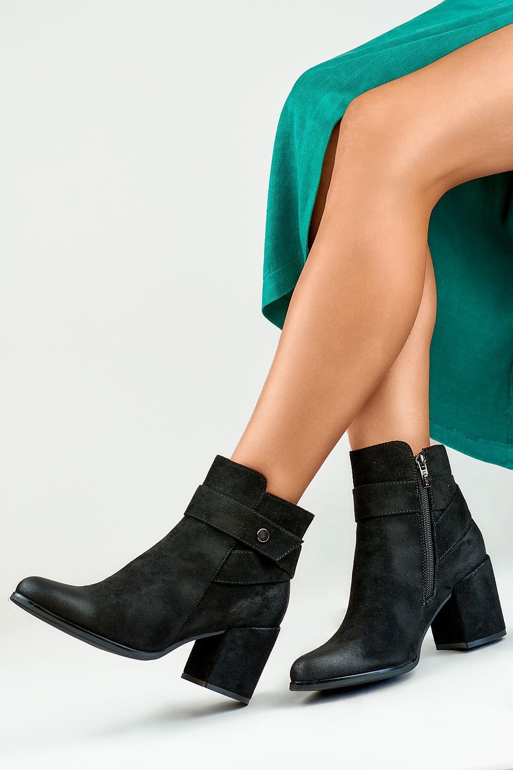 Heel boots model 184853