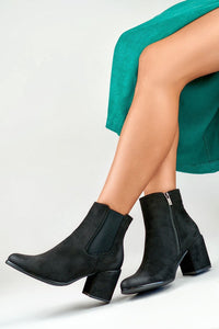 Heel boots model 184854