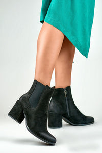 Heel boots model 184854